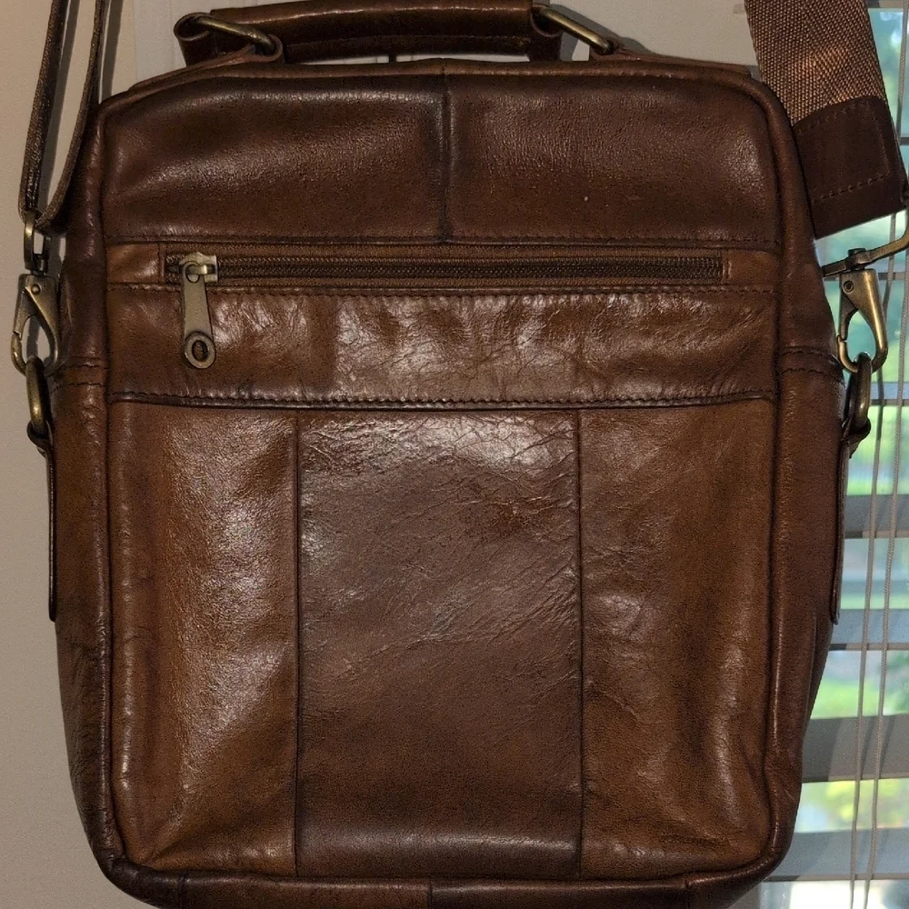 World Korea Brown Leather Messenger Bag for Men